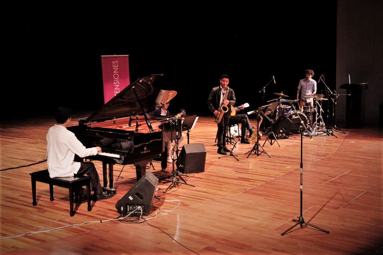 Ricardo Herrera Ensamble en Teatro Obrero de Zamora