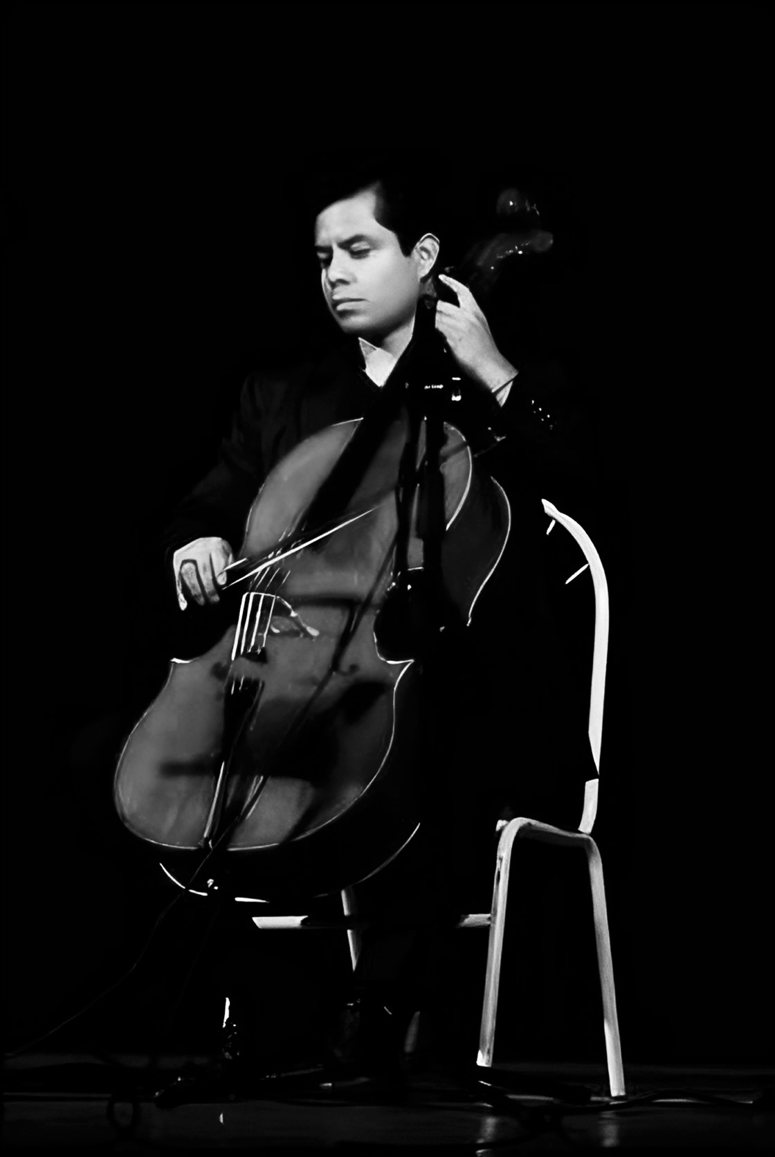 Sergio Santiago Pérez (cello)