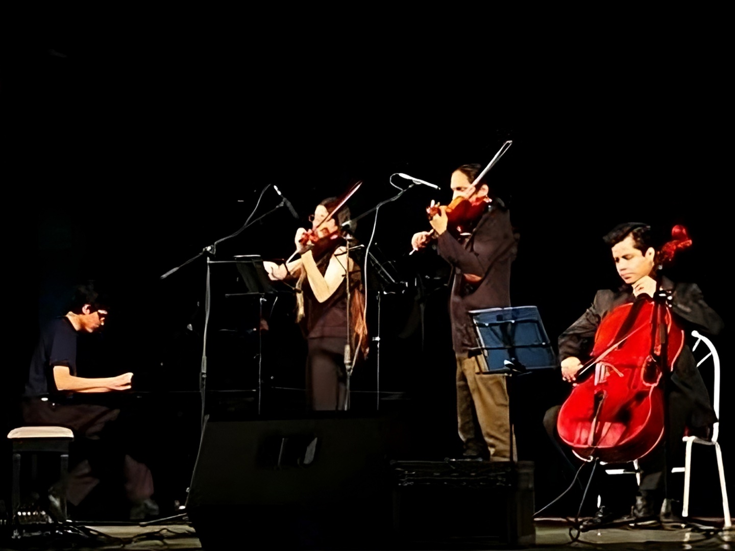 (de izq. a der.) Ricardo Herrera, Areli Villanueva, Camilo Tavira y Sergio Santiago.